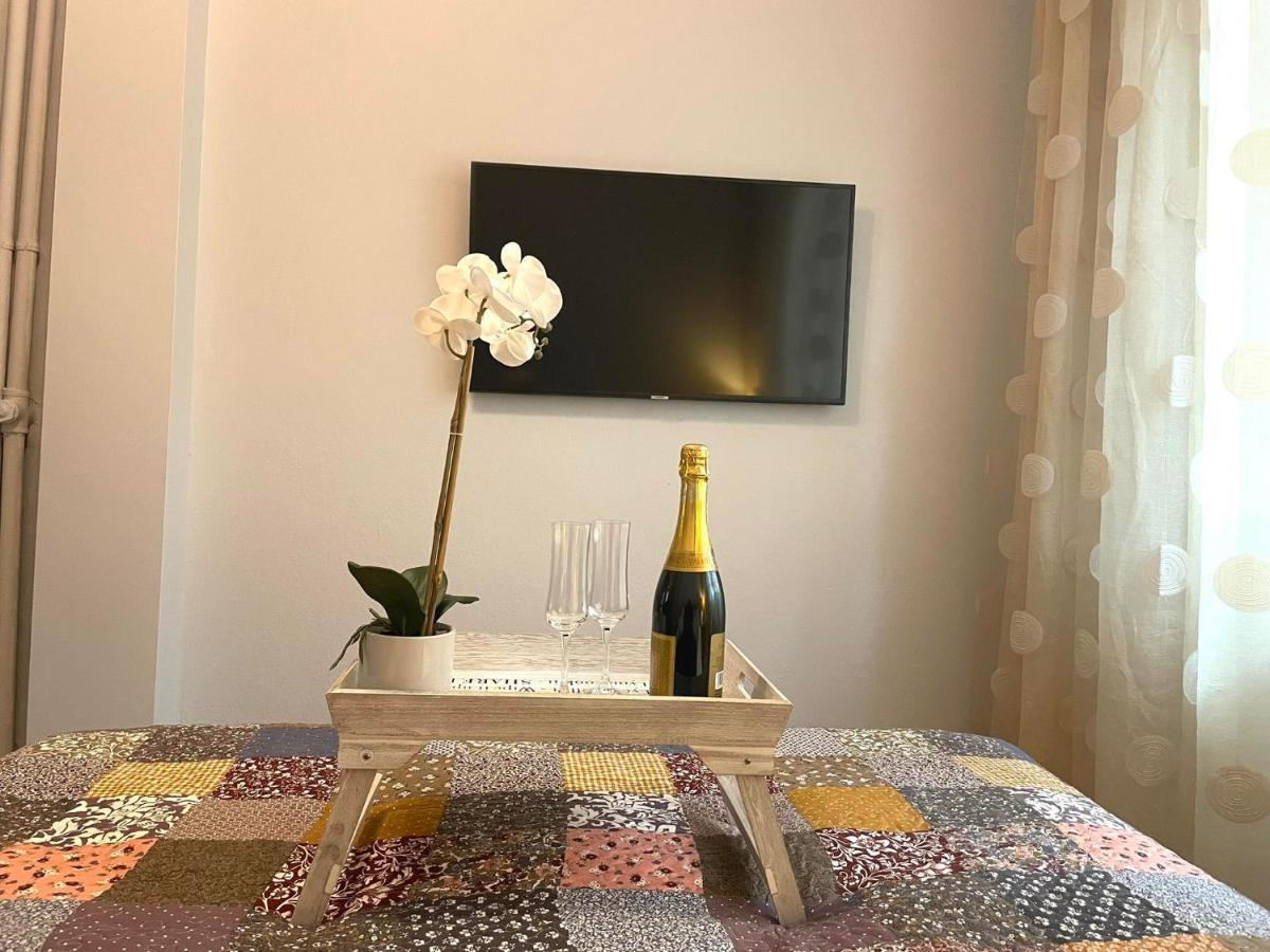 Nikolas Apartment *